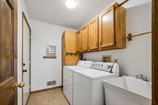 6306 Crackleberry Trail, Woodbury, MN 55129