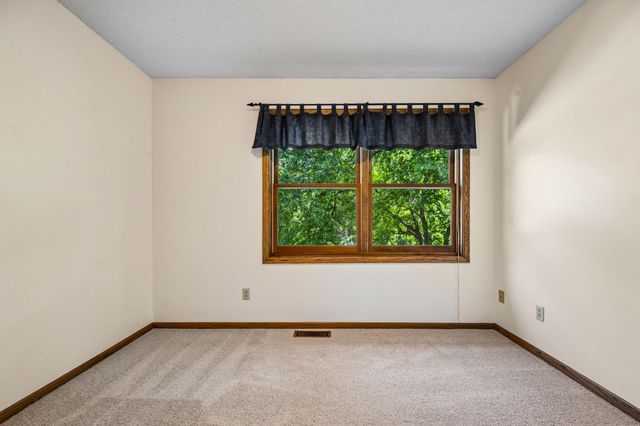 6306 Crackleberry Trail, Woodbury, MN 55129