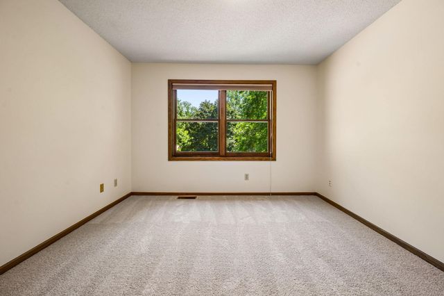 6306 Crackleberry Trail, Woodbury, MN 55129