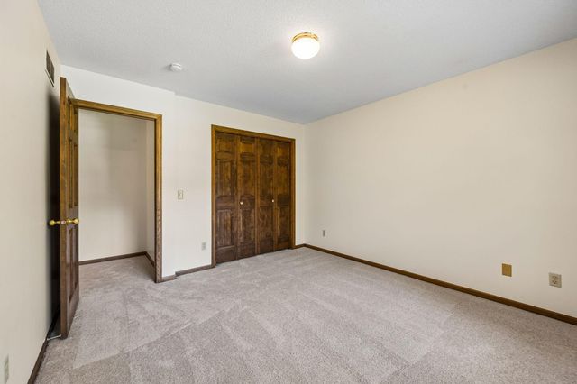 6306 Crackleberry Trail, Woodbury, MN 55129