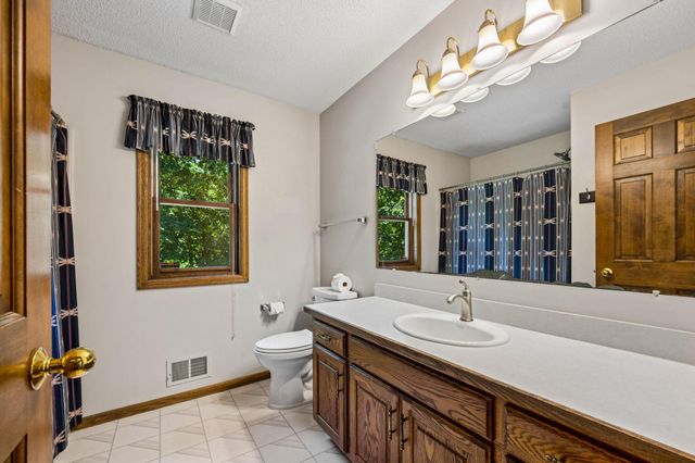 6306 Crackleberry Trail, Woodbury, MN 55129