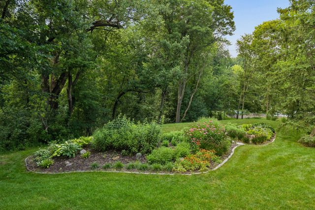 6306 Crackleberry Trail, Woodbury, MN 55129