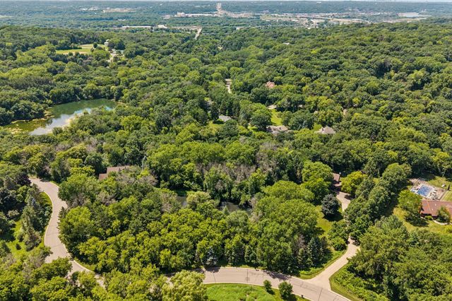 6306 Crackleberry Trail, Woodbury, MN 55129