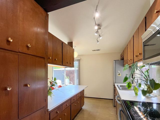 5236 Overbrook Way, Sacramento, CA 95841