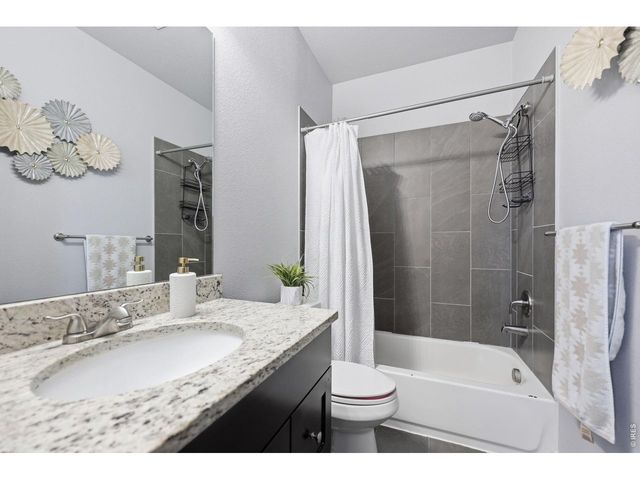 484 S 3rd Ave, Deer Trail, CO 80105
