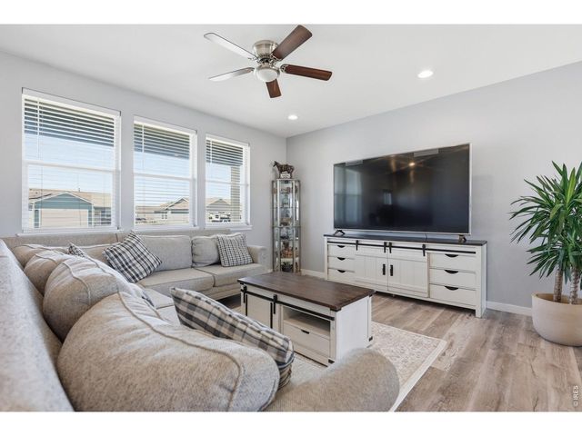 484 S 3rd Ave, Deer Trail, CO 80105