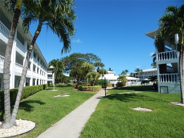 2453 NE 51st Street D-306, Fort Lauderdale, FL 33308