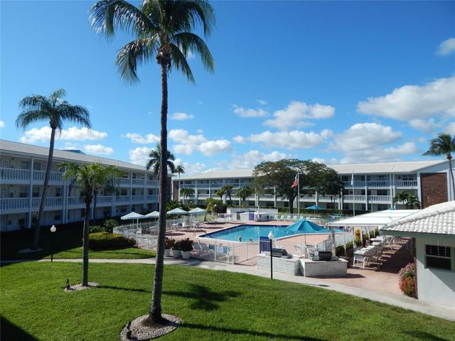 2453 NE 51st Street D-306, Fort Lauderdale, FL 33308