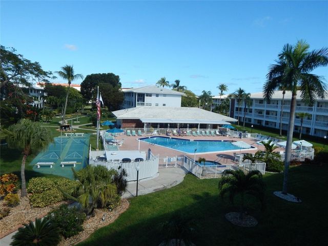 2453 NE 51st Street D-306, Fort Lauderdale, FL 33308