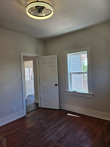 910 E 11th St, Pueblo, CO 81001