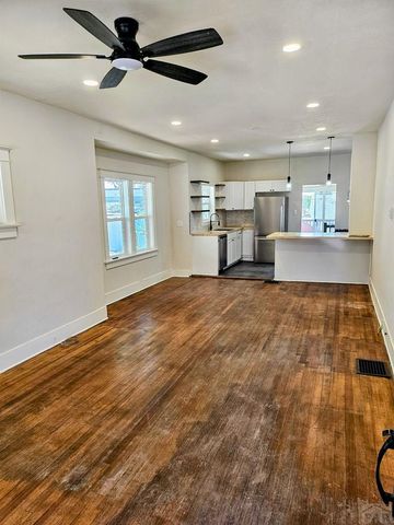 910 E 11th St, Pueblo, CO 81001