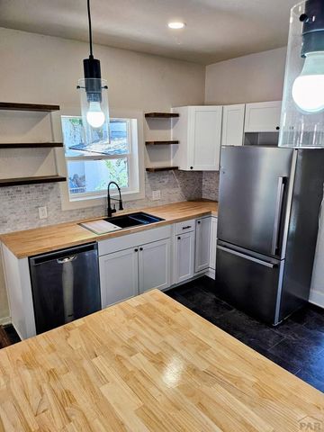 910 E 11th St, Pueblo, CO 81001