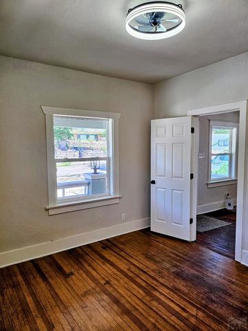 910 E 11th St, Pueblo, CO 81001