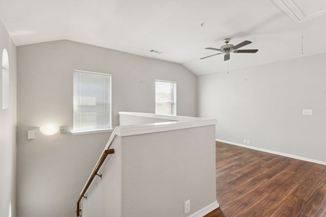 516 Legends Drive, Lewisville, TX 75057