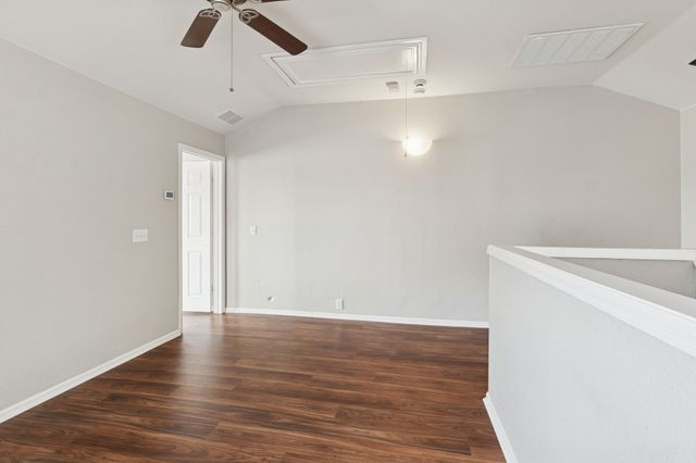 516 Legends Drive, Lewisville, TX 75057