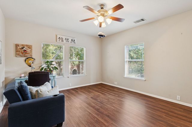 516 Legends Drive, Lewisville, TX 75057