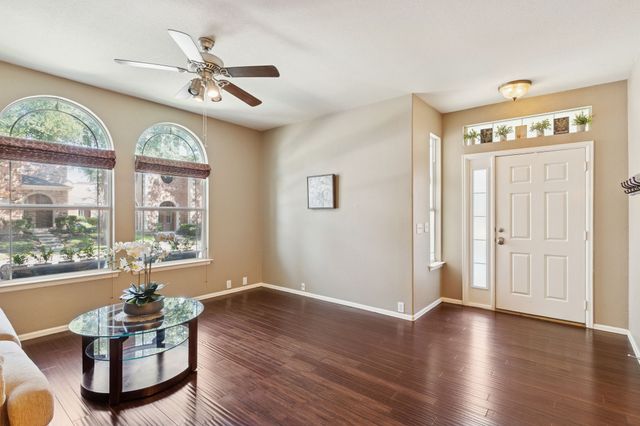 516 Legends Drive, Lewisville, TX 75057