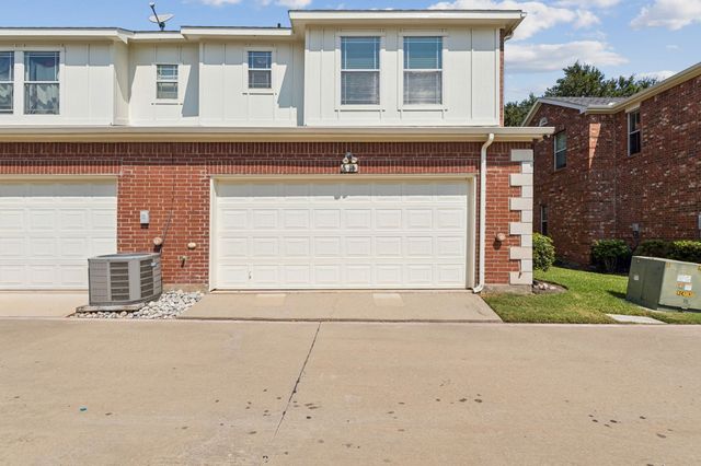 516 Legends Drive, Lewisville, TX 75057