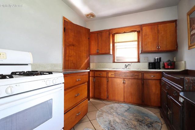 5852 N 35th STREET, Milwaukee, WI 53209