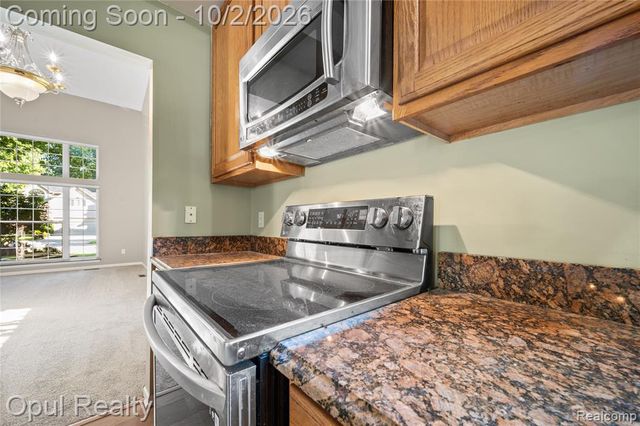 33865 Trillium Court, Livonia, MI 48150