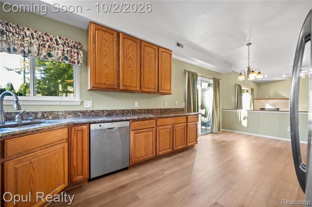 33865 Trillium Court, Livonia, MI 48150