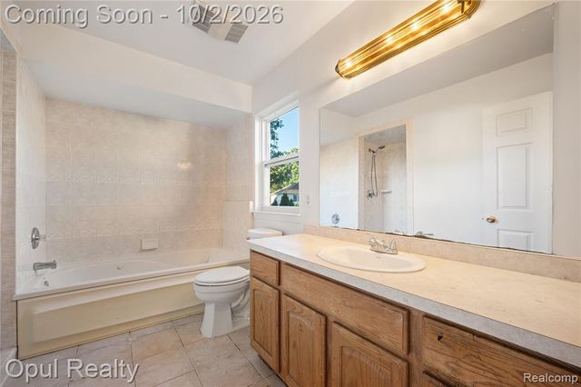 33865 Trillium Court, Livonia, MI 48150
