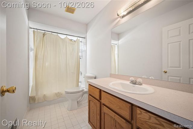33865 Trillium Court, Livonia, MI 48150