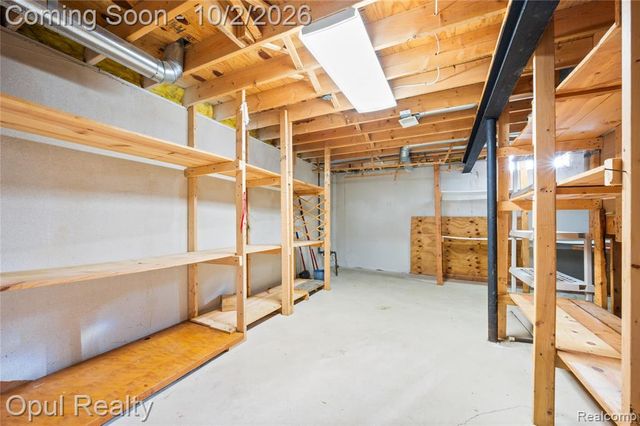 33865 Trillium Court, Livonia, MI 48150