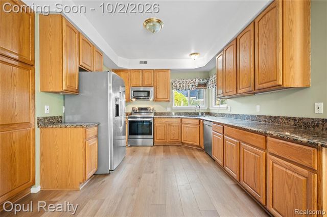 33865 Trillium Court, Livonia, MI 48150