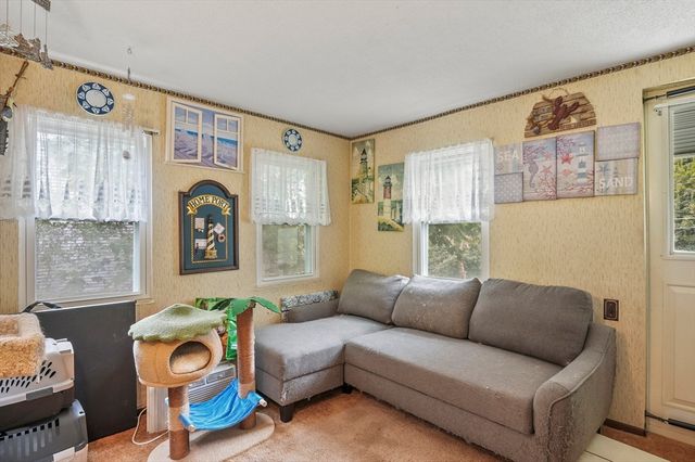 87 Senna Road, Fitchburg, MA 01420
