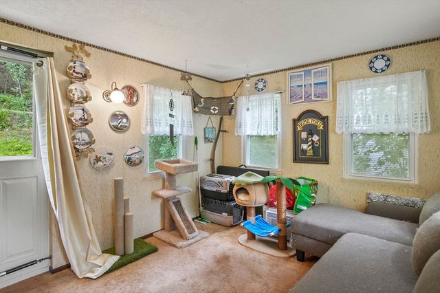 87 Senna Road, Fitchburg, MA 01420