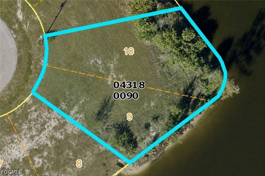 3900 NW 19th ST, Cape Coral, FL 33993