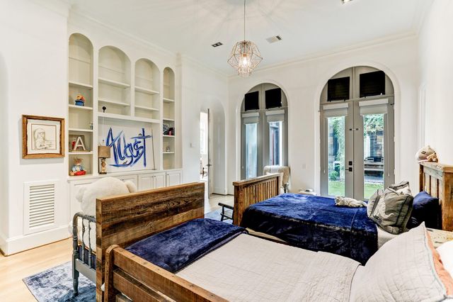 1104 Mosaico Lane, Houston, TX 77055