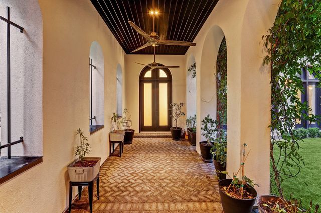 1104 Mosaico Lane, Houston, TX 77055