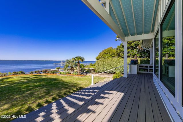 145 Camp Morehead Drive, Morehead City, NC 28557