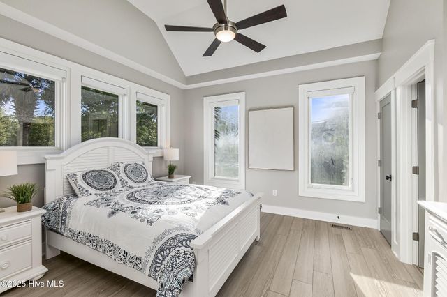 145 Camp Morehead Drive, Morehead City, NC 28557
