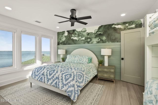 145 Camp Morehead Drive, Morehead City, NC 28557