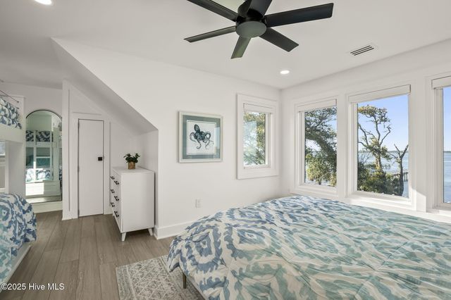 145 Camp Morehead Drive, Morehead City, NC 28557