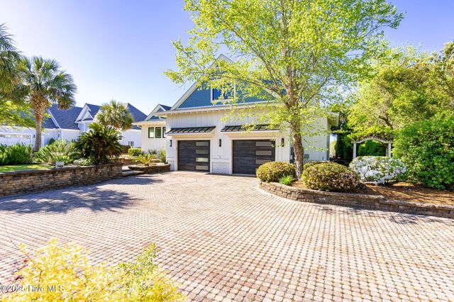 145 Camp Morehead Drive, Morehead City, NC 28557