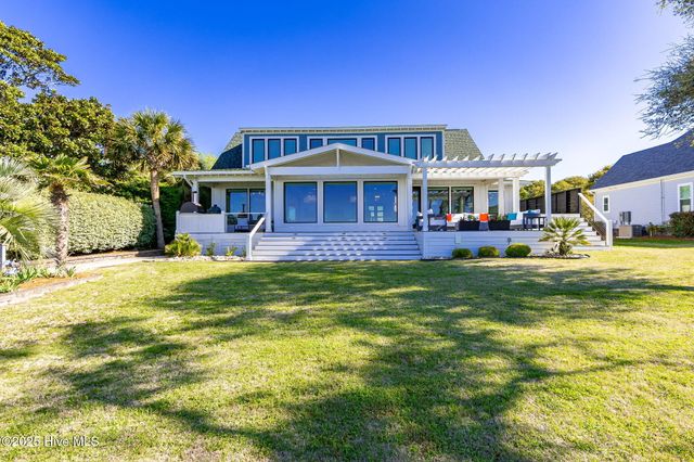 145 Camp Morehead Drive, Morehead City, NC 28557