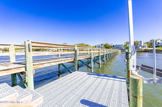 145 Camp Morehead Drive, Morehead City, NC 28557