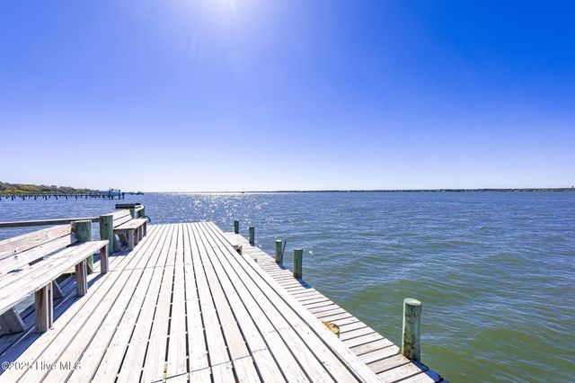 145 Camp Morehead Drive, Morehead City, NC 28557