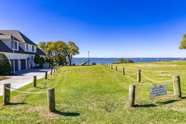 145 Camp Morehead Drive, Morehead City, NC 28557