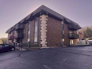180 Wilshire Drive, 88, Hollister, MO 65672