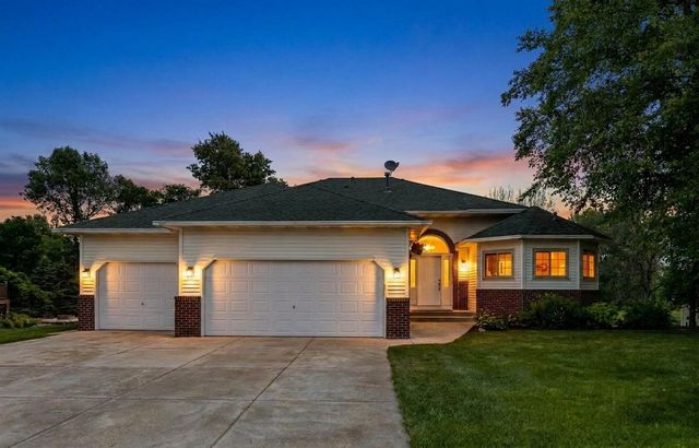 1505 14th Street SE, Forest Lake, MN 55025