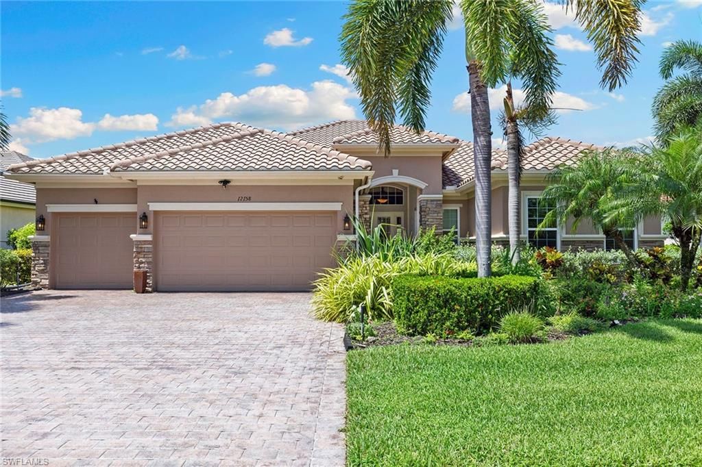 12158 Wicklow LN, Naples, FL 34120