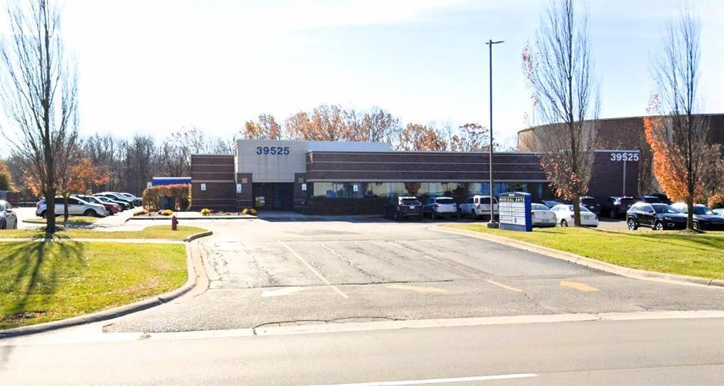 39525 W 14 Mile Road, Novi, MI 48377