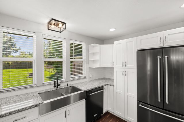 418 Neyland Street, Houston, TX 77022