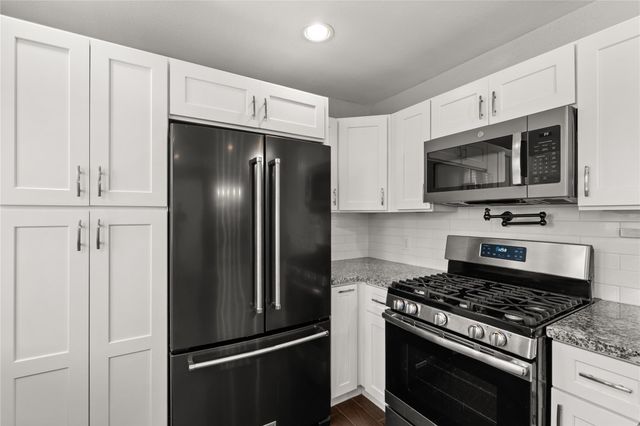 418 Neyland Street, Houston, TX 77022