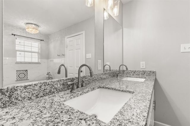 418 Neyland Street, Houston, TX 77022